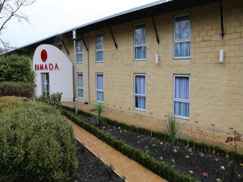 Ramada Oxford Hotel Waterstock Exterior photo